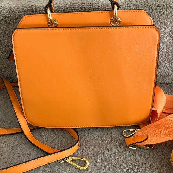 LIKE BRAND NEW! USED ONCE! STEVE MADDEN BEVELYN CROSSBODY SATCHEL-TIK TOK VIRAL - Picture 5 of 13